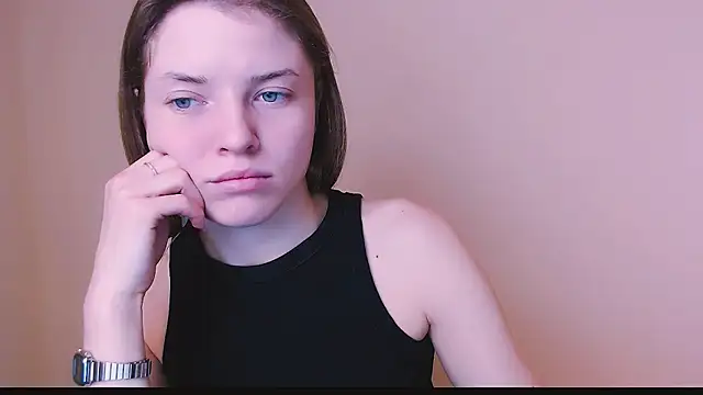 Snapshot of MissOliviaa_ chatting on 02-07-25, 12:28 MissOliviaa online show from 02-07-25, 12:28