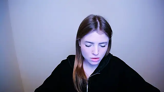 Snapshot of MissOliviaa_ chatting on 02-11-25, 01:20 MissOliviaa online show from 02-11-25, 01:20