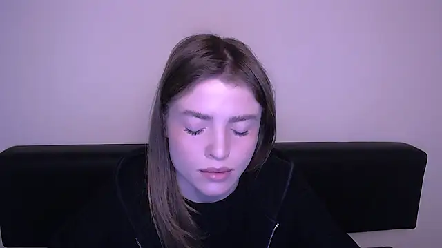 Snapshot of MissOliviaa_ chatting on 02-19-25, 10:12 MissOliviaa online show from 02-19-25, 10:12