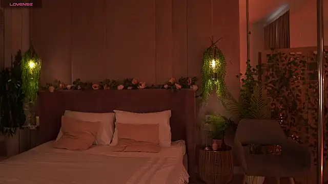 Snapshot of Smiley_Mia chatting on 09-24-25, 05:11 Smiley Mia online show from 09-24-25, 05:11