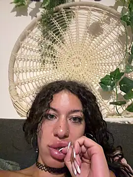 Snapshot of AlyssaHottv_ chatting on 08-05-26, 04:54 AlyssaHottv online show from 08-05-26, 04:54