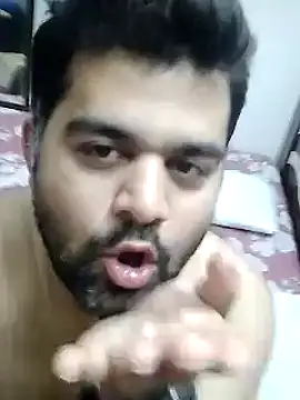 Snapshot of Happyman300 chatting on 11-15-25, 09:32 Happyman300 online show from 11-15-25, 09:32