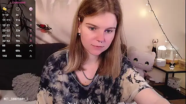 Snapshot of Moona_xx chatting on 12-08-24, 10:36 Moona xx online show from 12-08-24, 10:36