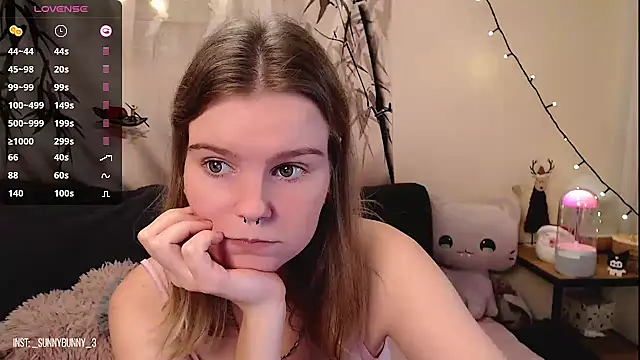 Snapshot of Moona_xx chatting on 12-21-24, 09:15 Moona xx online show from 12-21-24, 09:15