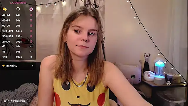 Snapshot of Moona_xx chatting on 12-22-24, 09:09 Moona xx online show from 12-22-24, 09:09