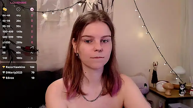 Snapshot of Moona_xx chatting on 01-11-25, 01:06 Moona xx online show from 01-11-25, 01:06