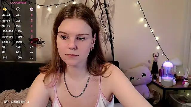 Snapshot of Moona_xx chatting on 01-23-25, 10:44 Moona xx online show from 01-23-25, 10:44