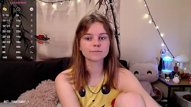 Snapshot of Moona_xx chatting on 01-27-25, 01:05 Moona xx online show from 01-27-25, 01:05