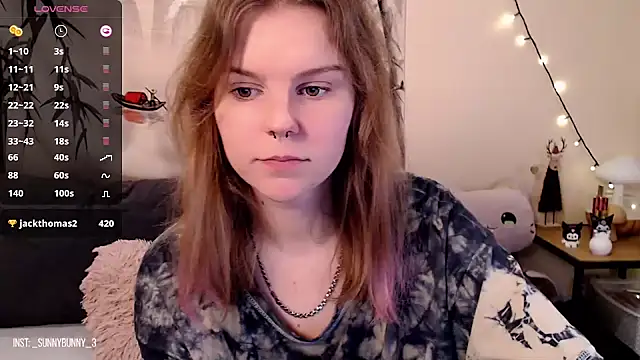 Snapshot of Moona_xx chatting on 01-27-25, 09:44 Moona xx online show from 01-27-25, 09:44