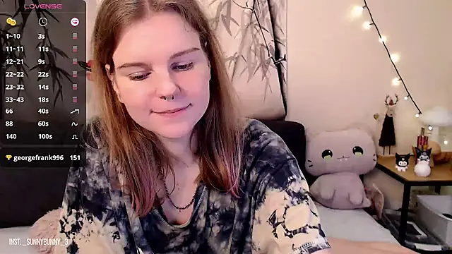 Snapshot of Moona_xx chatting on 01-28-25, 12:47 Moona xx online show from 01-28-25, 12:47