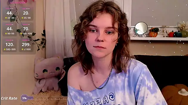 Snapshot of Moona_xx chatting on 10-29-25, 09:38 Moona xx online show from 10-29-25, 09:38