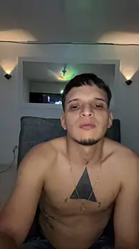 ArturoDelgado1 online show from 04-15-26, 01:23