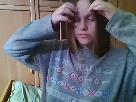 Evasapples online show from 12-15-24, 06:37