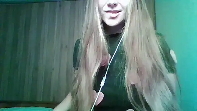 Evasapples online show from 11-22-25, 02:05