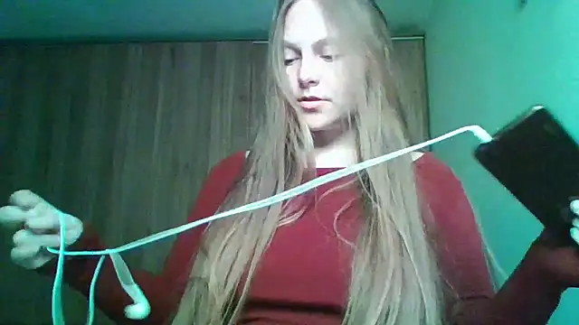 Evasapples online show from 04-14-26, 01:17