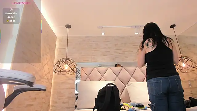 dorothy vegga online show from 10-09-25, 03:37