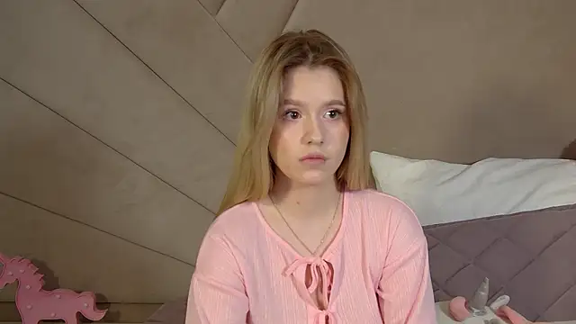 MilanaBalmain online show from 03-25-26, 04:35