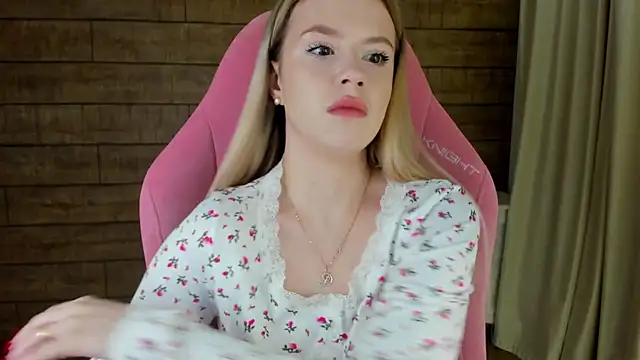 MilanaBalmain online show from 04-08-26, 04:07