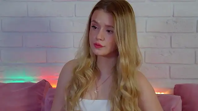 MilanaBalmain online show from 04-21-26, 04:30