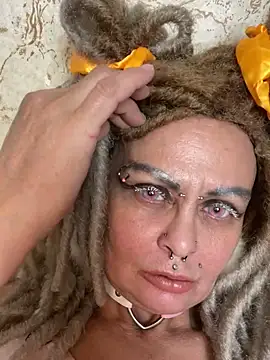 Gardener of Illusions online show from 02-06-26, 02:27