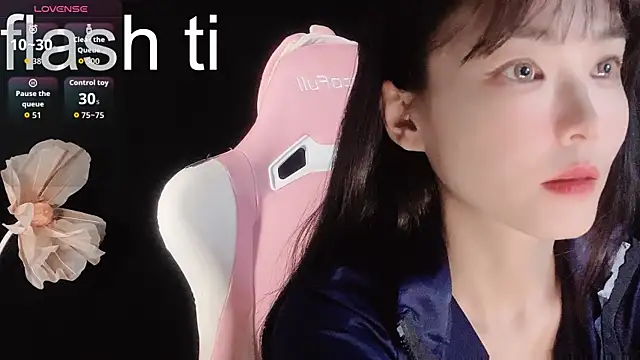 Snapshot of Ahrii_xia chatting on 11-07-25, 09:31 Ahrii xia online show from 11-07-25, 09:31