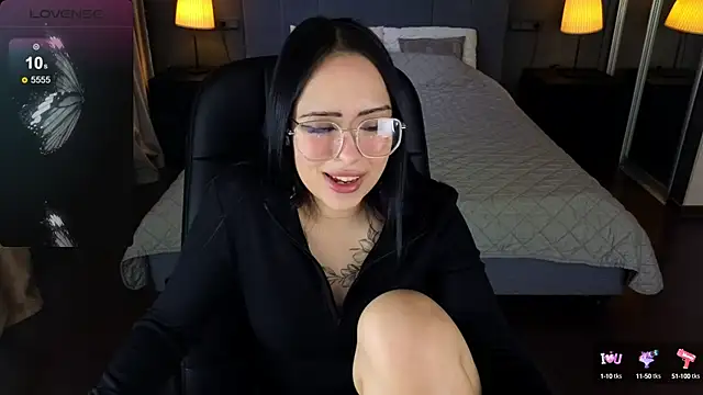 Snapshot of baby__kim chatting on 02-14-25, 08:15 baby kim online show from 02-14-25, 08:15