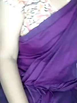 Snapshot of Sexy-Shalinii chatting on 12-20-24, 01:22 Sexy-Shalinii online show from 12-20-24, 01:22