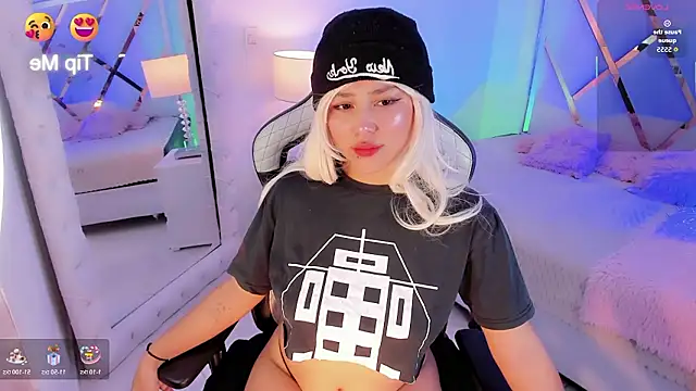 sexyy kitty18 online show from 02-02-26, 04:11