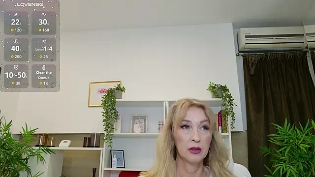 LadyLeea online show from 06-18-26, 03:40