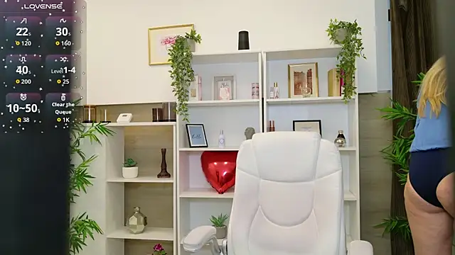 LadyLeea online show from 06-24-26, 03:27