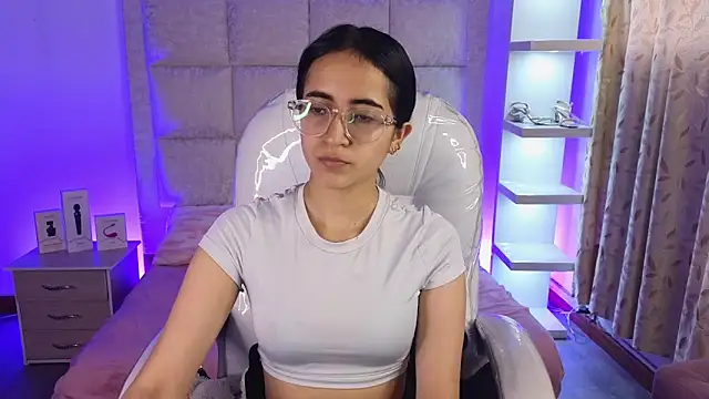 Mia Fischer online show from 04-14-26, 11:49