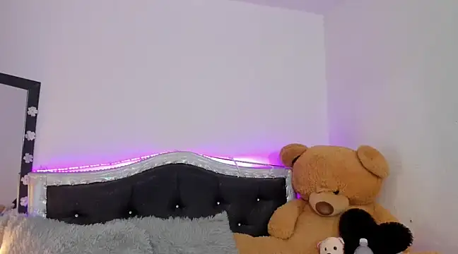 Snapshot of JanneKim chatting on 02-04-25, 05:23 JanneKim online show from 02-04-25, 05:23