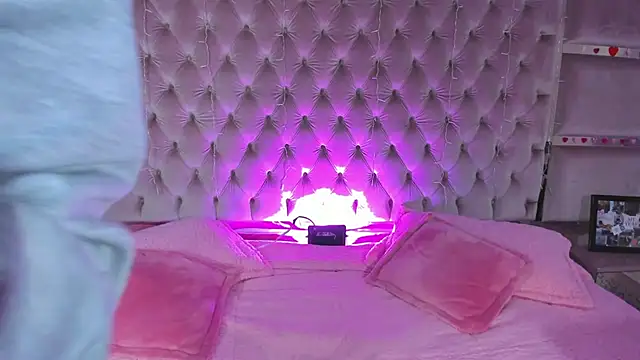 Snapshot of Harii_02 chatting on 01-16-25, 07:17 Harii 02 online show from 01-16-25, 07:17