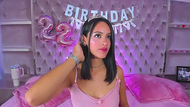 Snapshot of Harii_02 chatting on 01-23-25, 03:58 Harii 02 online show from 01-23-25, 03:58