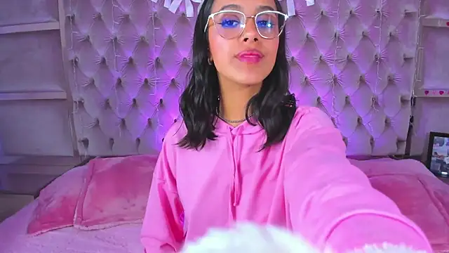 Snapshot of Harii_02 chatting on 02-01-25, 09:54 Harii 02 online show from 02-01-25, 09:54