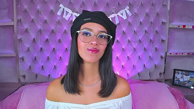 Snapshot of Harii_02 chatting on 02-06-25, 04:10 Harii 02 online show from 02-06-25, 04:10