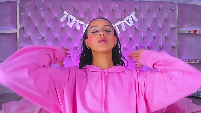 Snapshot of Harii_02 chatting on 02-25-25, 06:47 Harii 02 online show from 02-25-25, 06:47