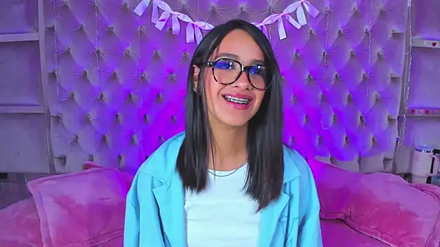 Snapshot of Harii_02 chatting on 03-08-25, 07:38 Harii 02 online show from 03-08-25, 07:38