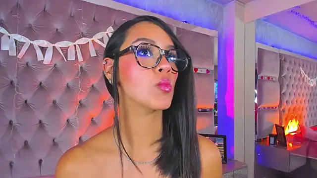 Snapshot of Harii_02 chatting on 03-10-25, 06:59 Harii 02 online show from 03-10-25, 06:59