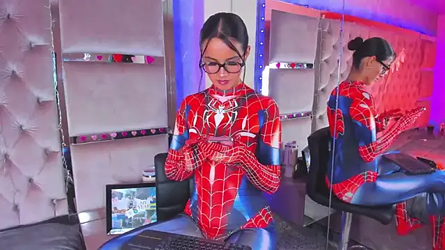 Snapshot of Harii_02 chatting on 03-22-25, 04:35 Harii 02 online show from 03-22-25, 04:35