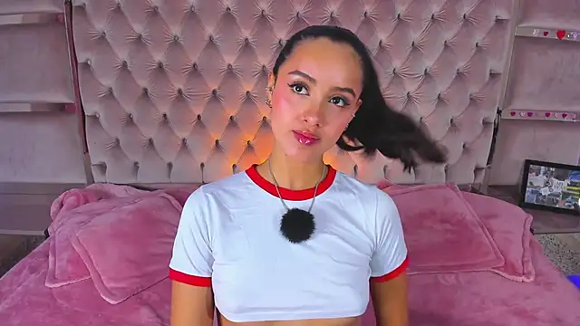 Snapshot of Harii_02 chatting on 09-17-25, 09:49 Harii 02 online show from 09-17-25, 09:49