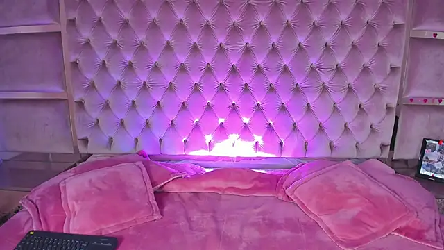 Snapshot of Harii_02 chatting on 10-12-25, 09:03 Harii 02 online show from 10-12-25, 09:03