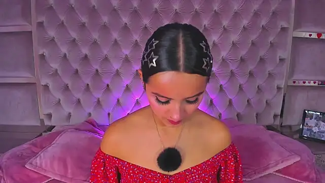 Snapshot of Harii_02 chatting on 10-13-25, 08:20 Harii 02 online show from 10-13-25, 08:20