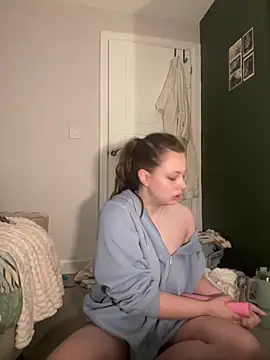 Snapshot of Krystal_Tx chatting on 03-05-25, 09:05 Krystal Tx online show from 03-05-25, 09:05