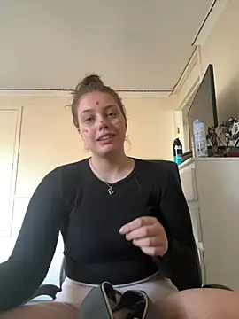 Snapshot of Krystal_Tx chatting on 03-19-25, 11:39 Krystal Tx online show from 03-19-25, 11:39