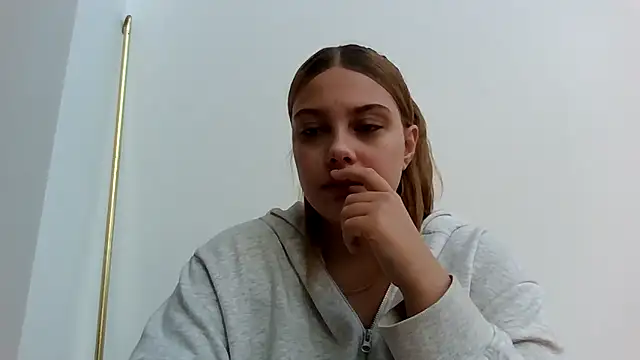 Snapshot of Krystal_Tx chatting on 09-29-25, 06:29 Krystal Tx online show from 09-29-25, 06:29