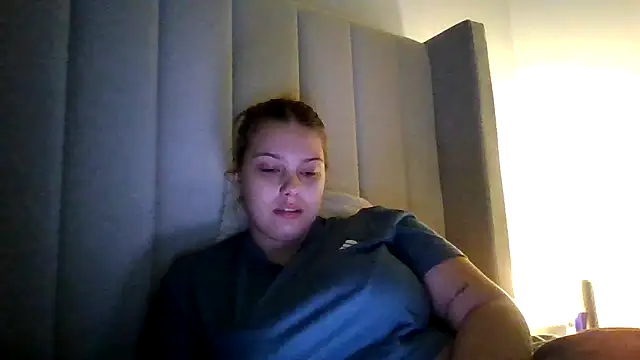 Snapshot of Krystal_Tx chatting on 10-18-25, 06:41 Krystal Tx online show from 10-18-25, 06:41