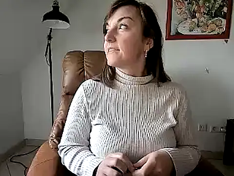 Snapshot of stunning_Rosi chatting on 12-10-24, 12:05 stunning Rosi online show from 12-10-24, 12:05