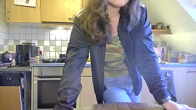 Snapshot of stunning_Rosi chatting on 01-10-25, 02:45 stunning Rosi online show from 01-10-25, 02:45