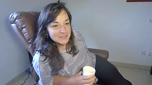 Snapshot of stunning_Rosi chatting on 01-11-25, 08:33 stunning Rosi online show from 01-11-25, 08:33